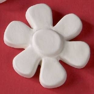 BISQUIES SMALL FUNKY FLOWER 2.25"w