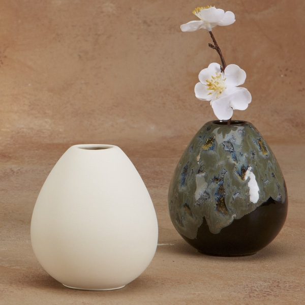 3 Ceramic Mini Bud Vase on 3 stilts