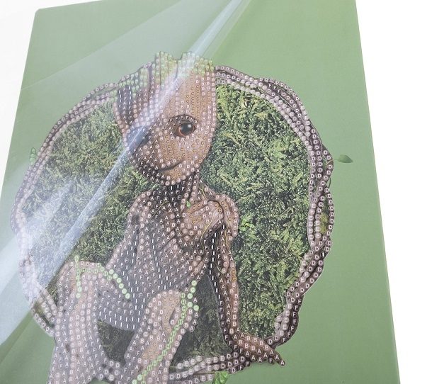 CANJ-MCU922 Groot- Crystal Art Notebook Kit closeup