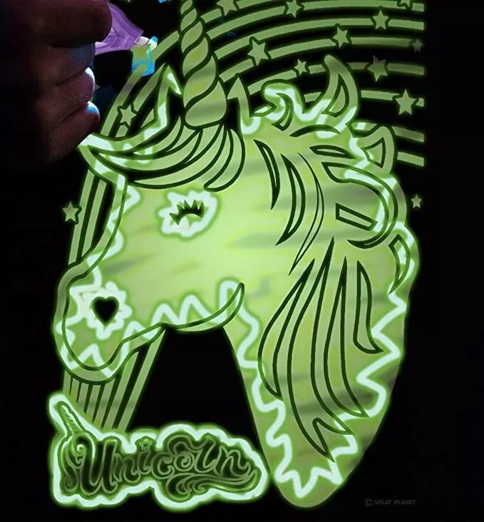 UNICORN GLOW COLOUR IN TSHIRTS AGED 5 - 6