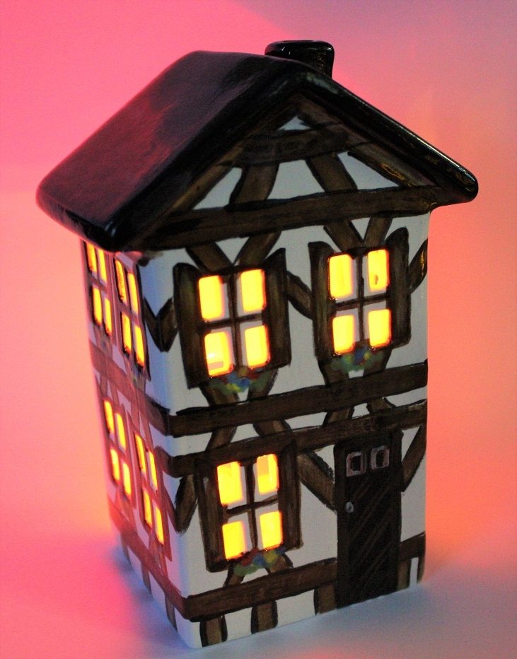 5270 House Lantern with LED light