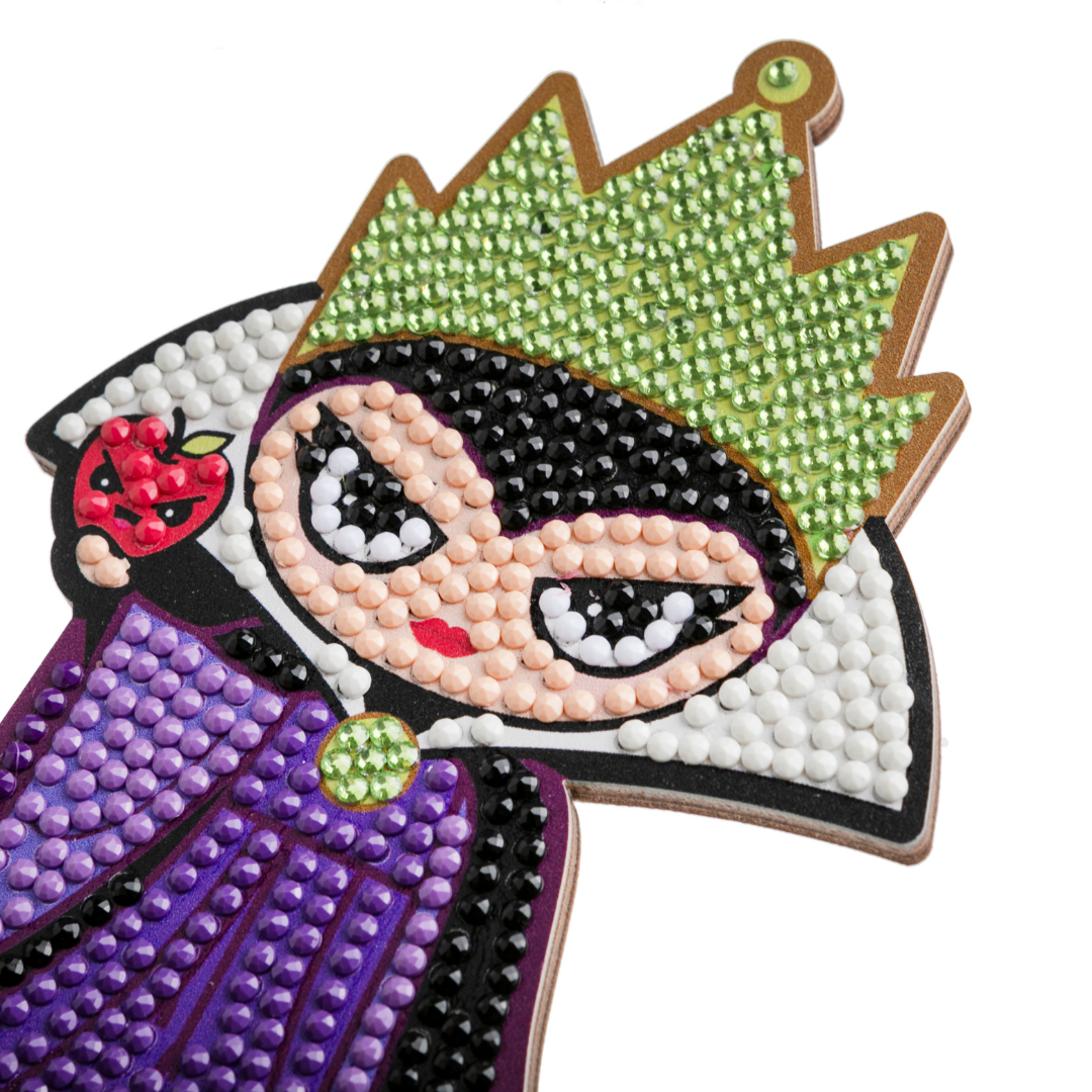 CAFGR-DNY009 Evil Queen - Crystal Art Buddy Kit close up