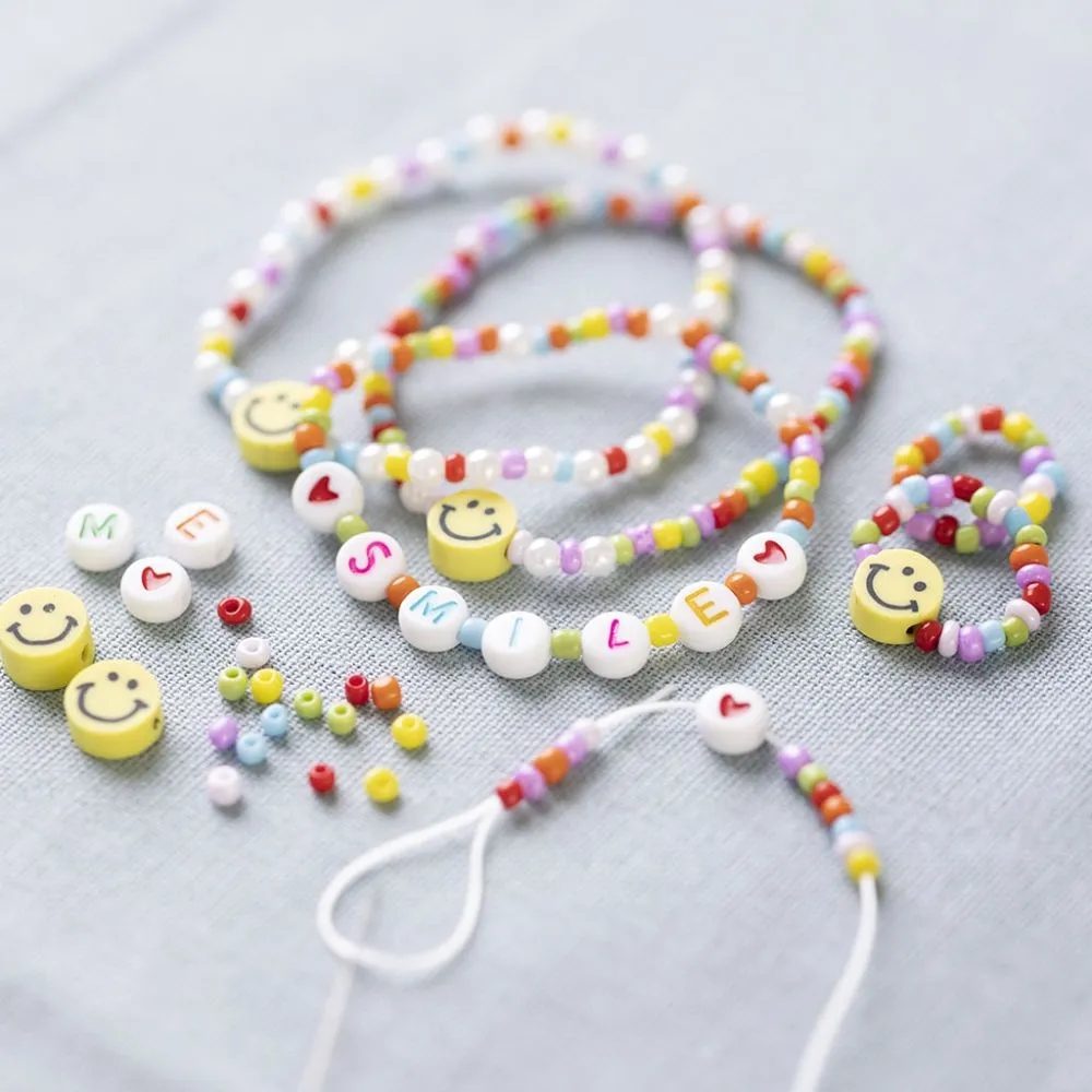 CH696090 Figure Beads for Jewellery, Smiley Faces, Example